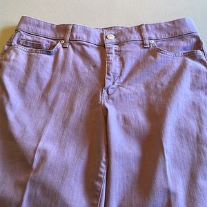 GLORIA VANDERBILT purple Capri jeans, sz. 14 Curvy. All Around Slimming Effect.